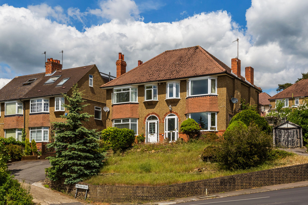 Hillview Drive, Redhill 11306 Move Revolution