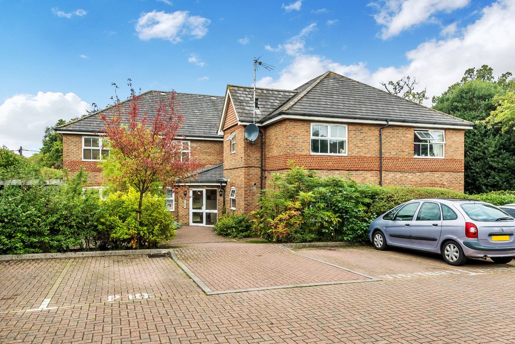 Harewood Close, Crawley 11517 Move Revolution