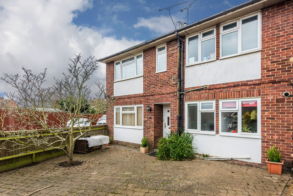 Windmill Close, Horley 11794 Move Revolution