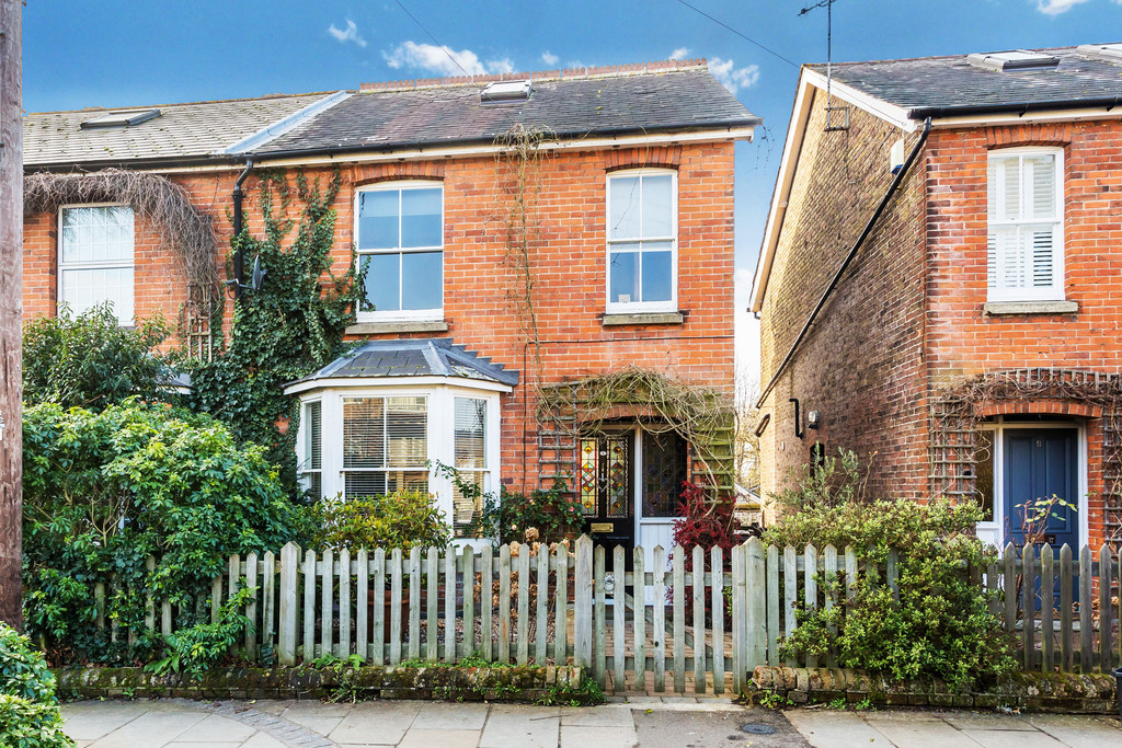 Nutley Lane, Reigate 11835 Move Revolution