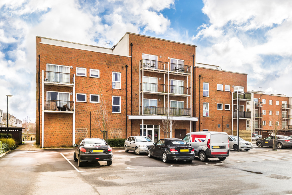 Canalside, Redhill 12592 Move Revolution