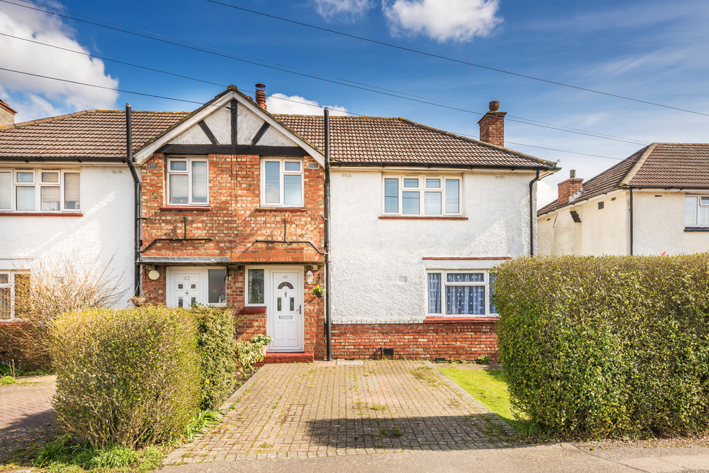 Heath Road, Caterham 12876 Move Revolution