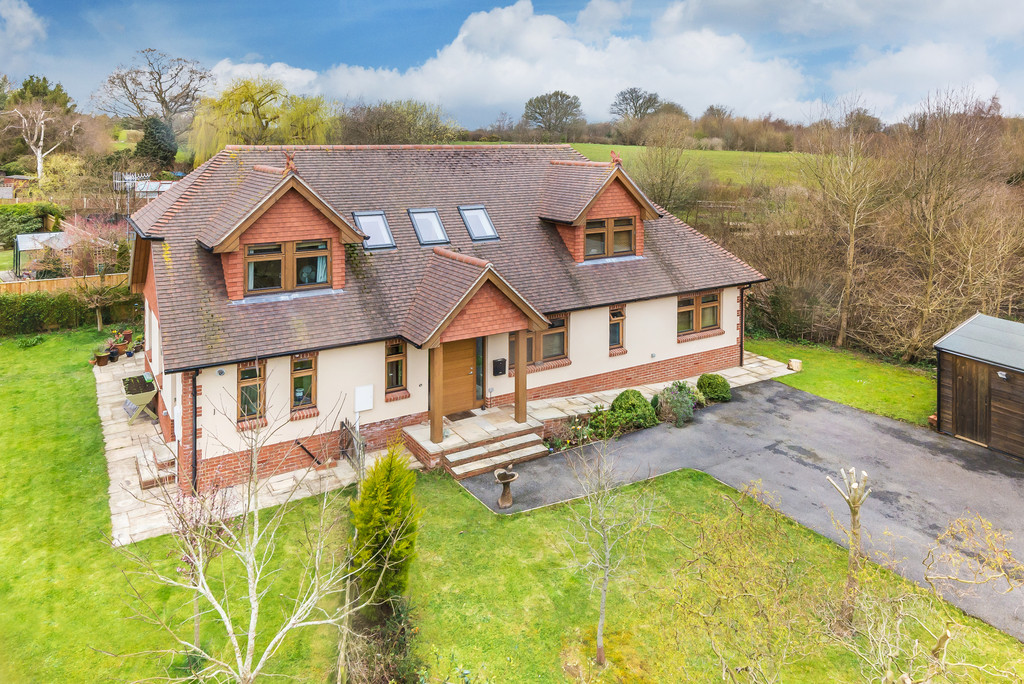 Saxbys Lane, Lingfield 12896 Move Revolution