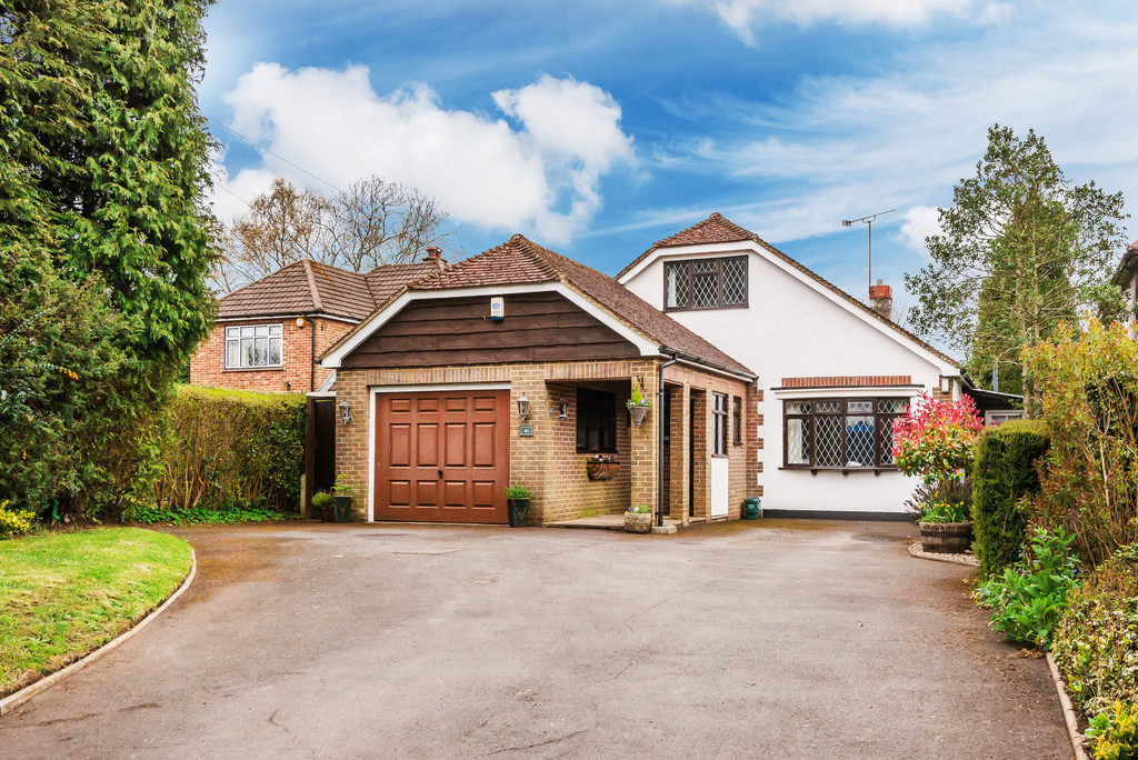 Hilltop Lane, Chaldon 12933 Move Revolution