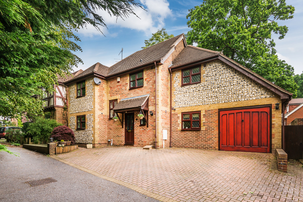 Old Horsham Road, Crawley 13088 Move Revolution