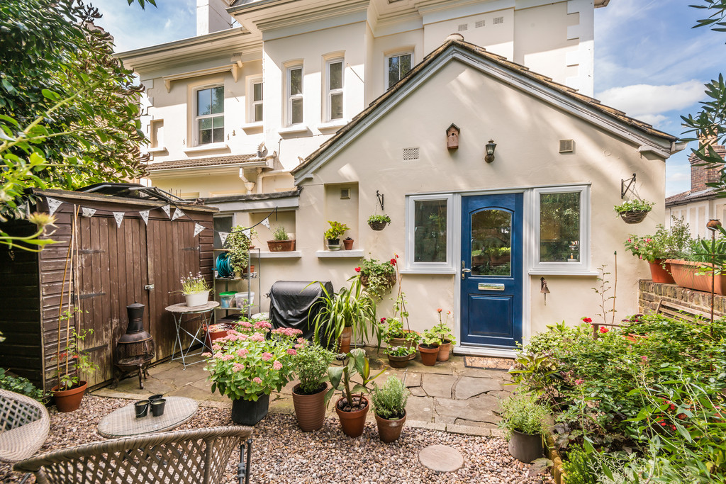 Upper Bridge Road, Redhill 13340 Move Revolution