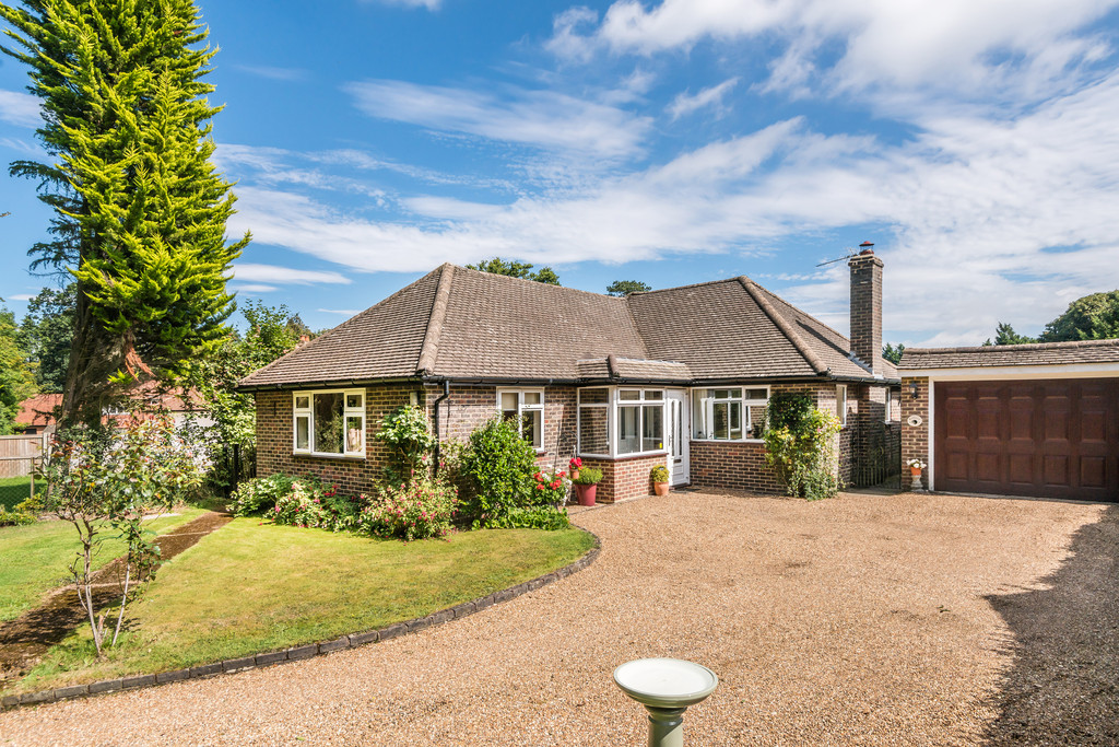 Hilltop Lane, Chaldon, Caterham 13359 Move Revolution