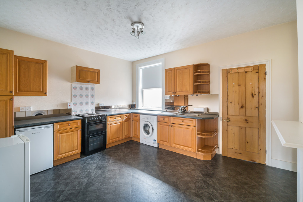 Lingfield Road, East Grinstead 13993 Move Revolution