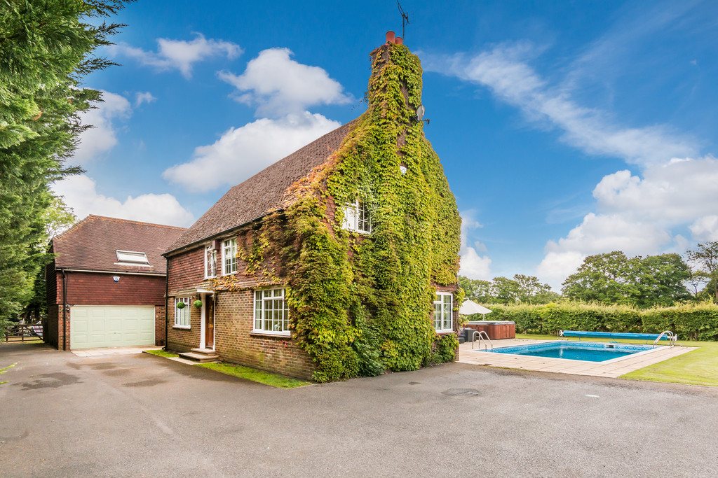 North Heath, Pulborough 13053 Move Revolution