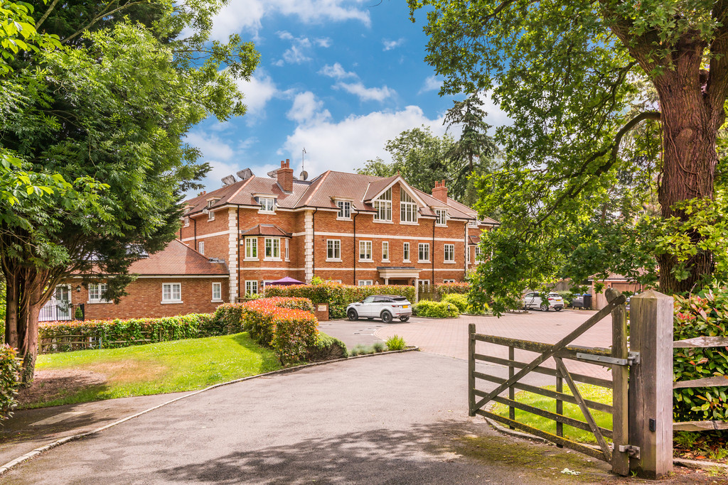 Edenbrook Place, Blindley Heath 13309 Move Revolution