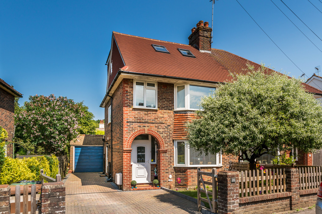 New North Road, Reigate 12455 Move Revolution