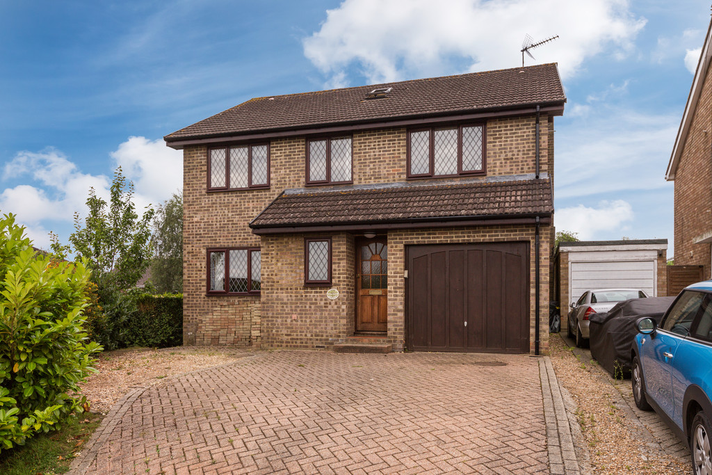 Ash Close, Crawley Down 13864 Move Revolution