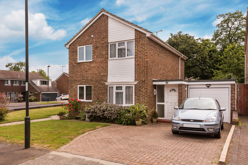 Ruskin Close, Crawley 14533 Move Revolution