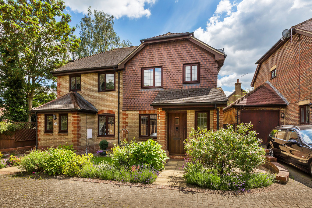 New Place Gardens, Lingfield 11706 Move Revolution