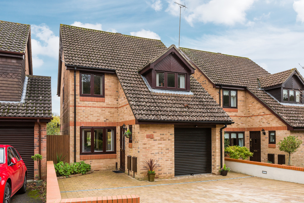 Woodbury Avenue, East Grinstead 14965 Move Revolution