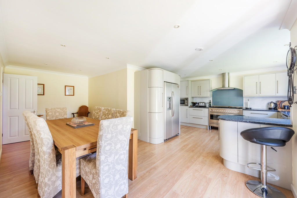 Beaufort Close, Reigate 15728 Move Revolution