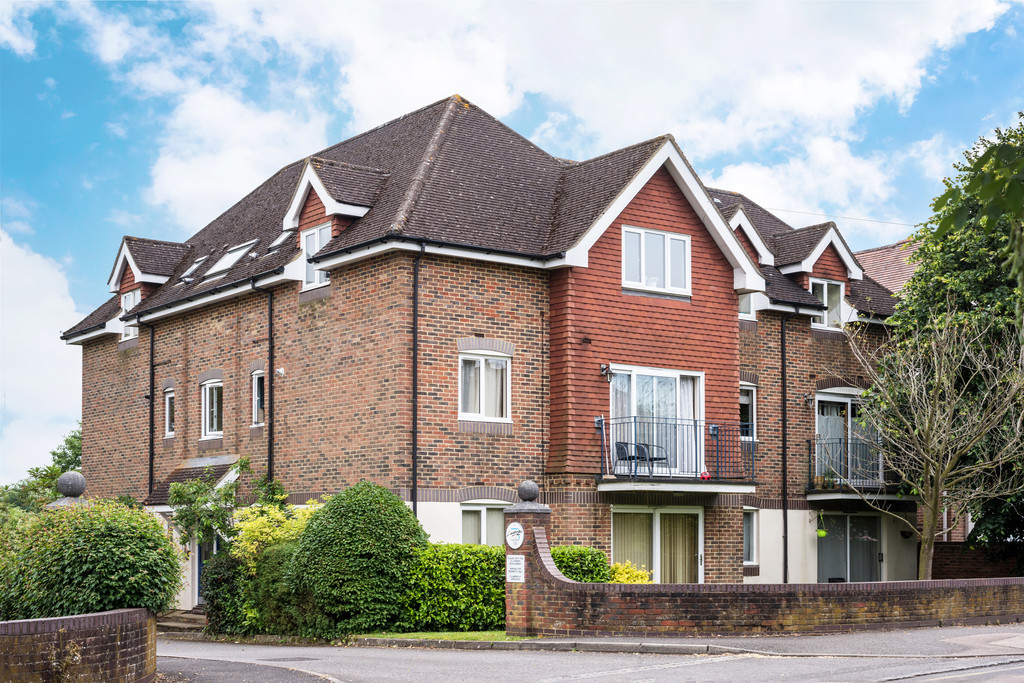 Ladbroke Road, Redhill 15939 Move Revolution