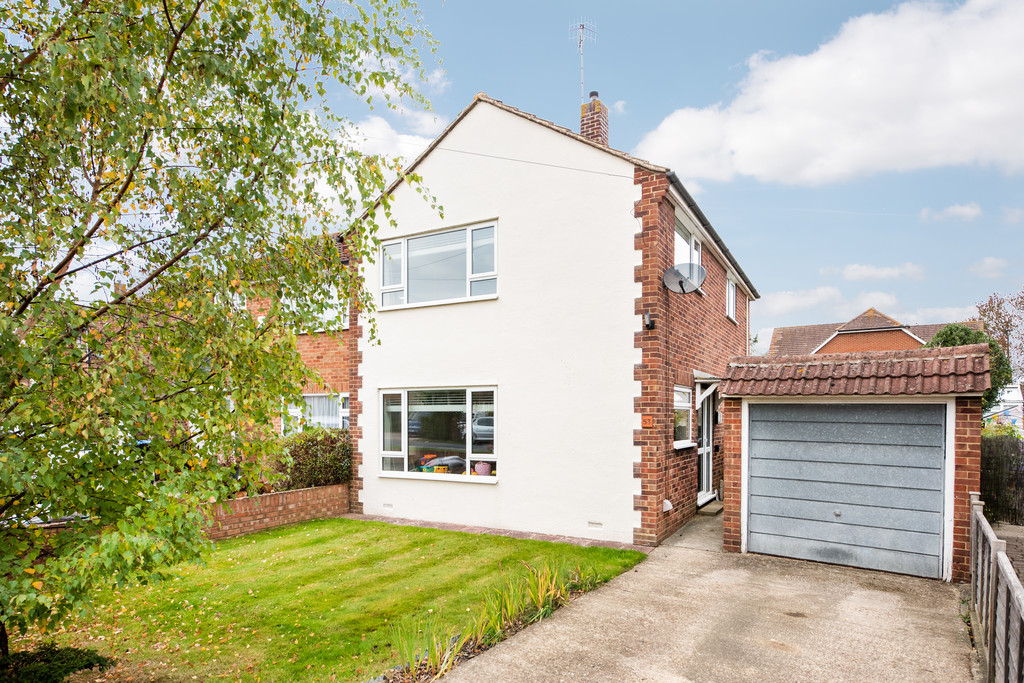 Bakers Lane, Lingfield 16390 Move Revolution