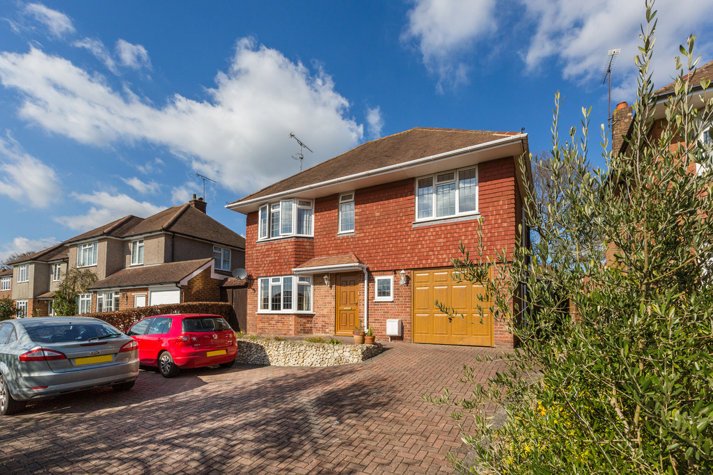 Crossways Avenue, East Grinstead 16310 Move Revolution