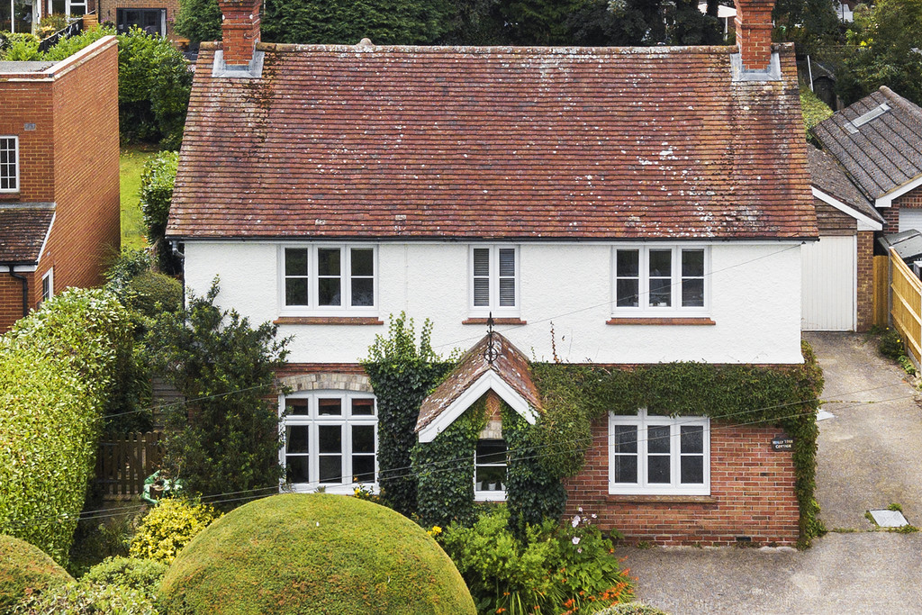 Hophurst Lane, Crawley Down 16549 Move Revolution