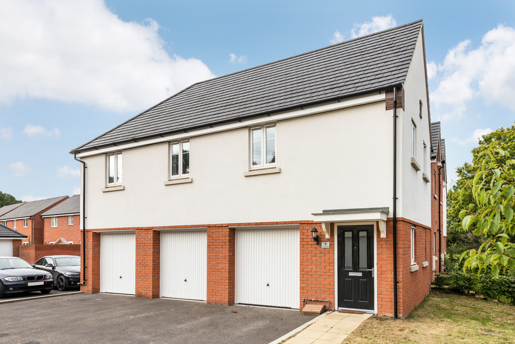 Charlbury Road, Crawley 17318 Move Revolution