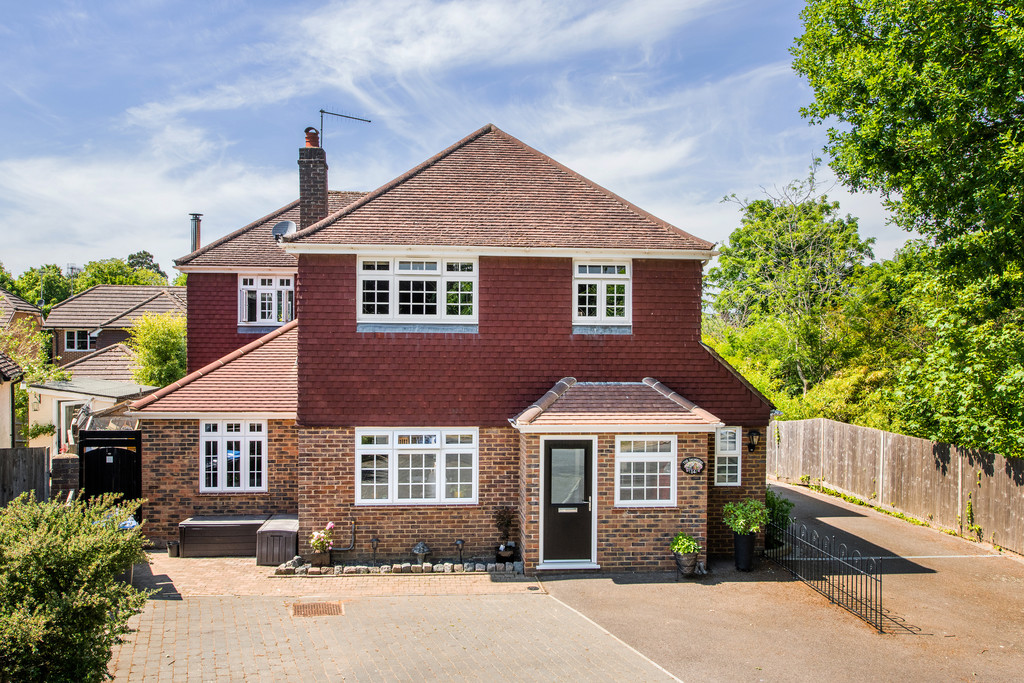 Halsford Park Road, East Grinstead 17761 Move Revolution