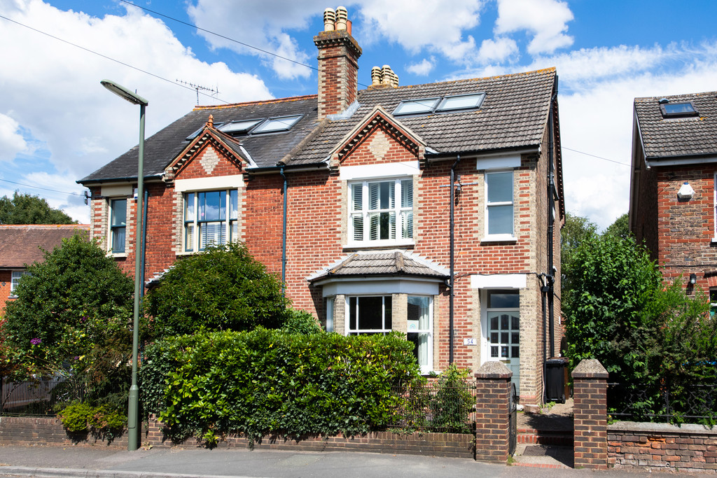 Godstone Road, Lingfield 17172 Move Revolution