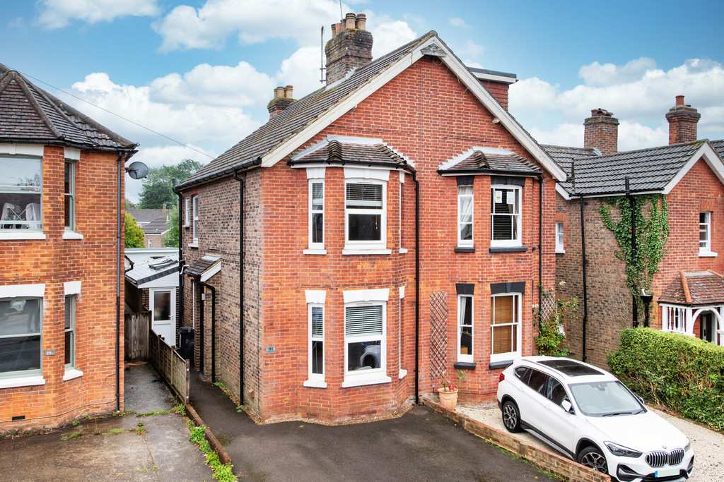 Dunnings Road, East Grinstead 18322 Move Revolution