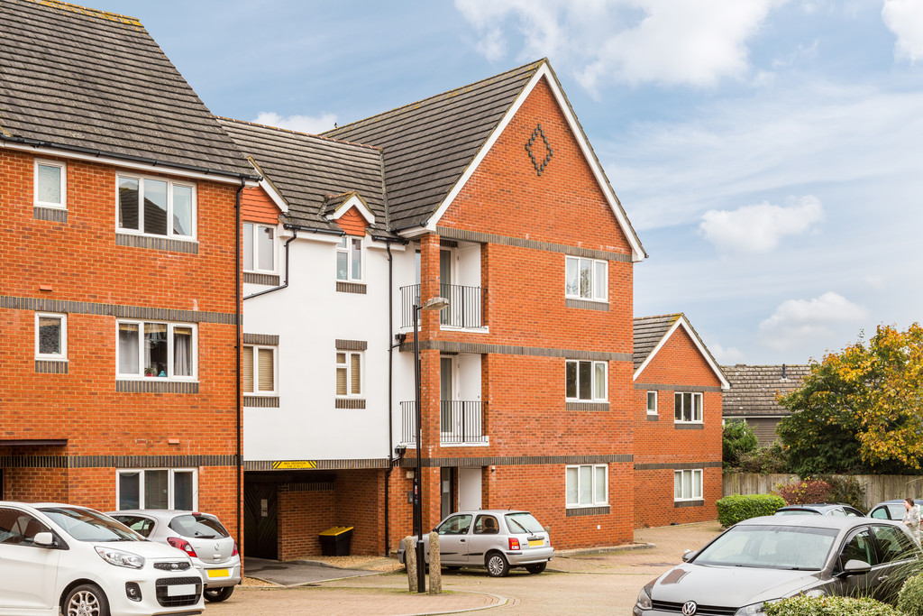 Tower Close, East Grinstead 17404 Move Revolution