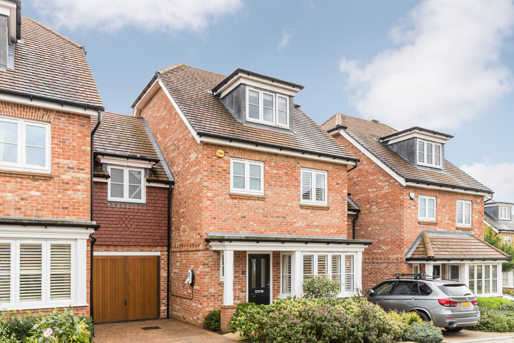 Oakgrove, Caterham 18537 Move Revolution