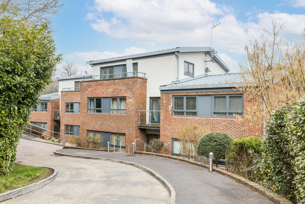 Valley Road, Kenley 19076 Move Revolution