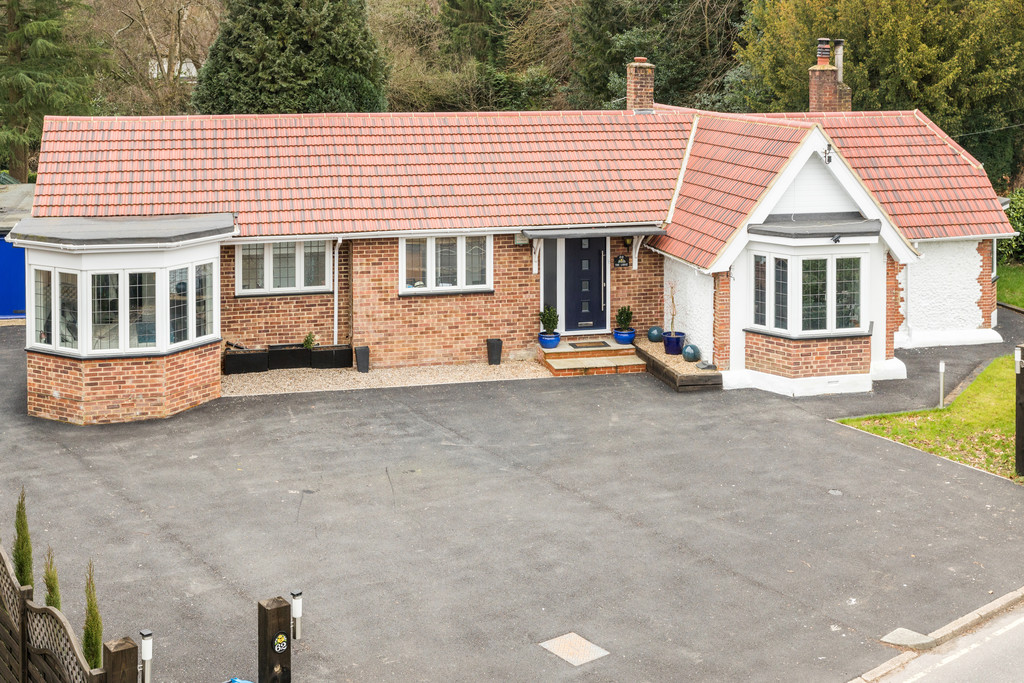 Whyteleafe Road, Caterham 19080 Move Revolution