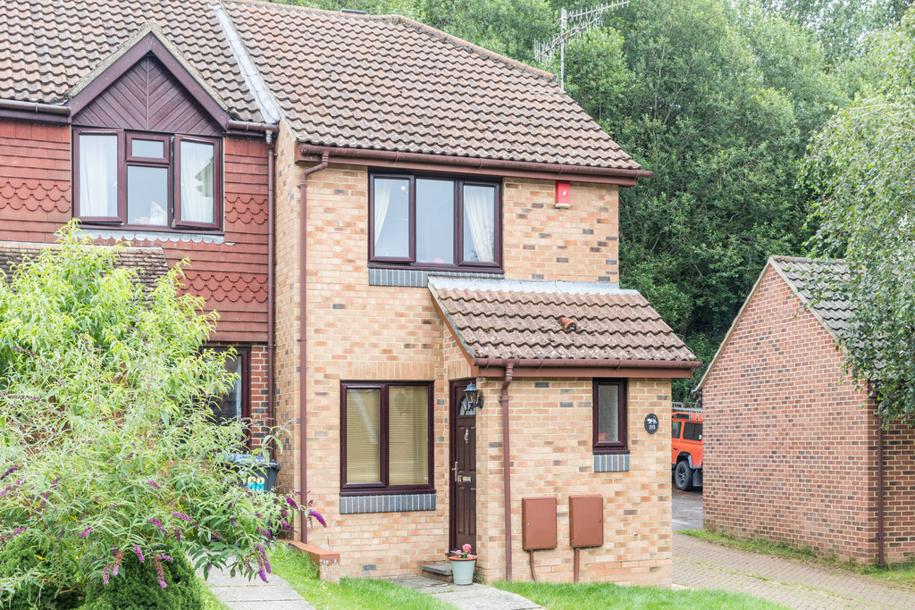 Woodbury Avenue, East Grinstead 19751 Move Revolution